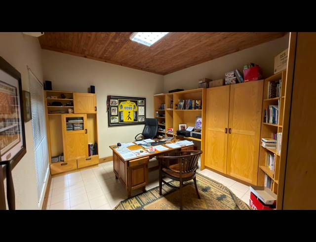 4 BEDROOM HOUSE TO LET IN STEILTES